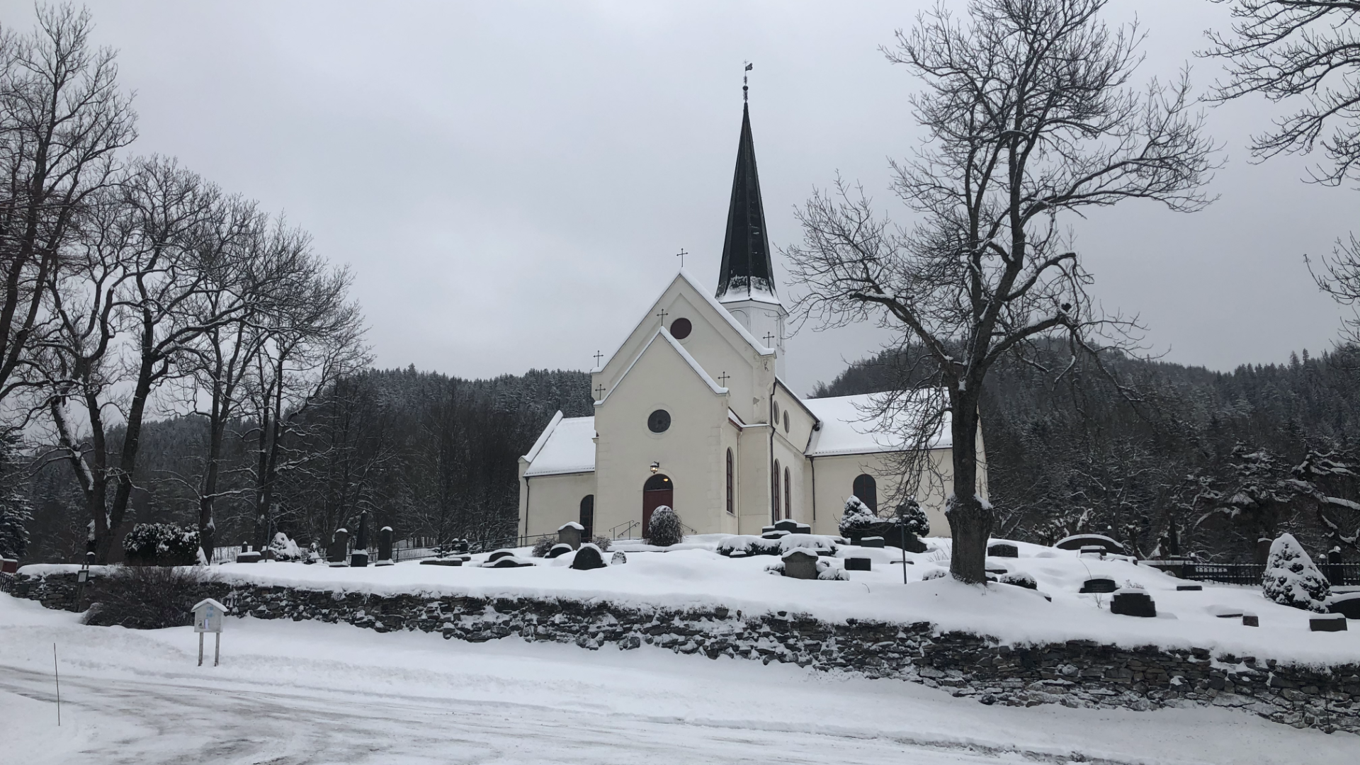 Gudstjeneste fra Heggen kirke søndag kl. 11:00