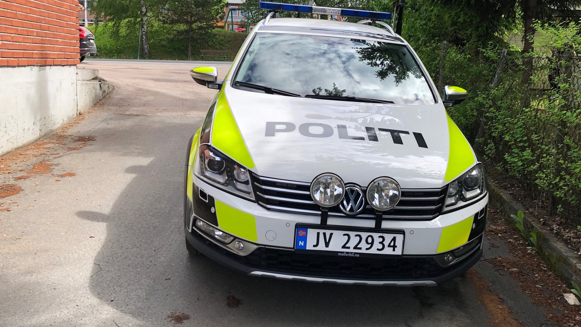 Politiaksjon i Åmot. Skal ha følt seg truet av to personer med våpen