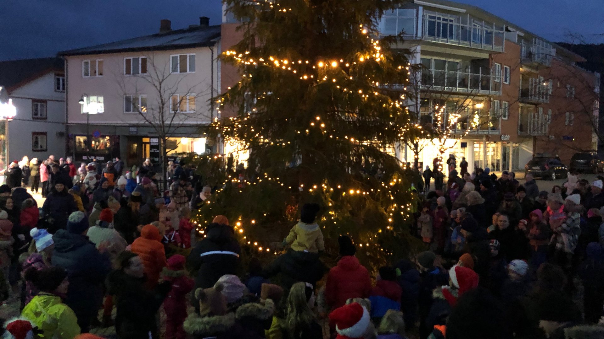 Julegrantenning i Vikersund, Åmot og Geithus