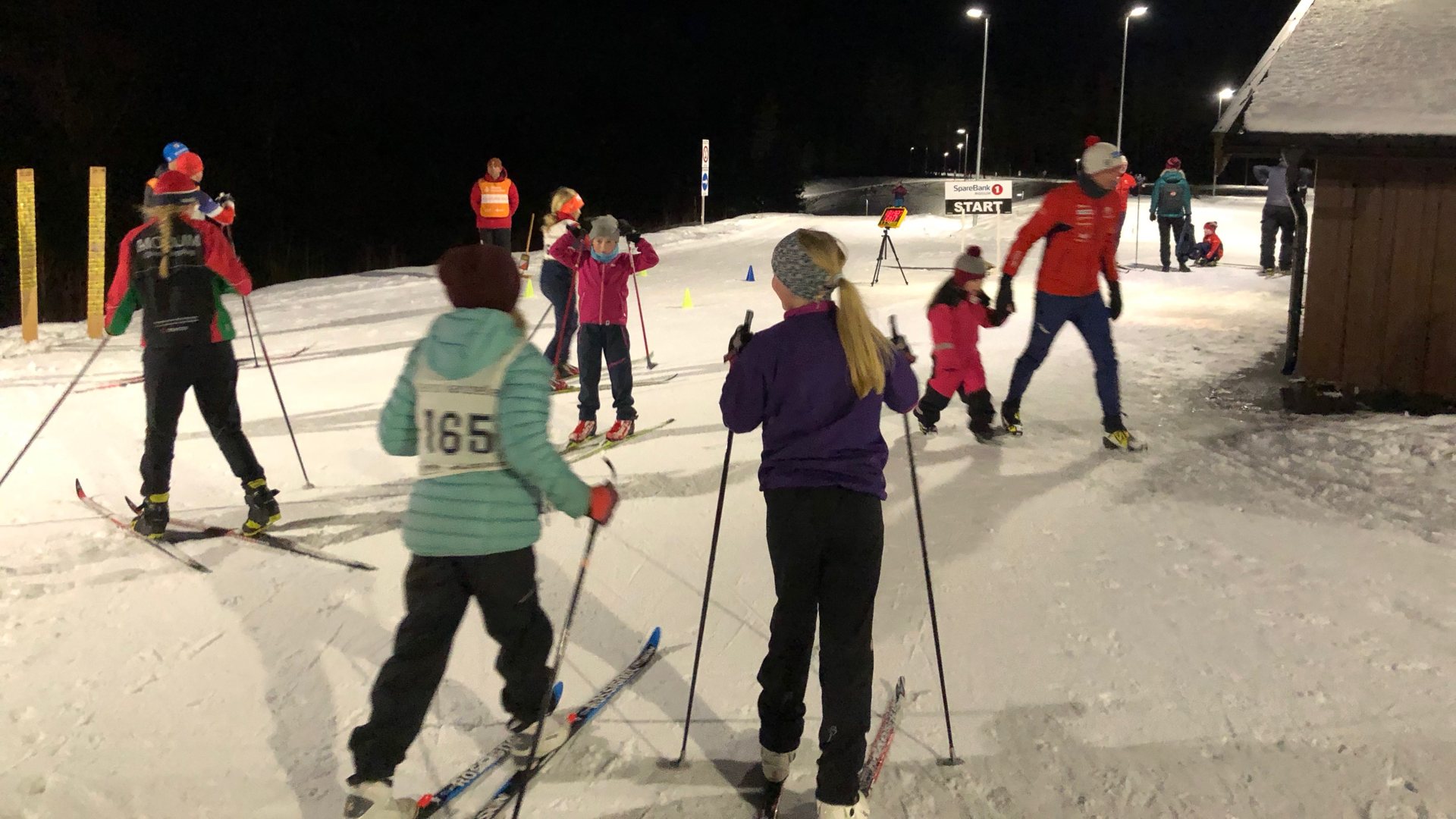 130 deltok i skikarusell på Brunes