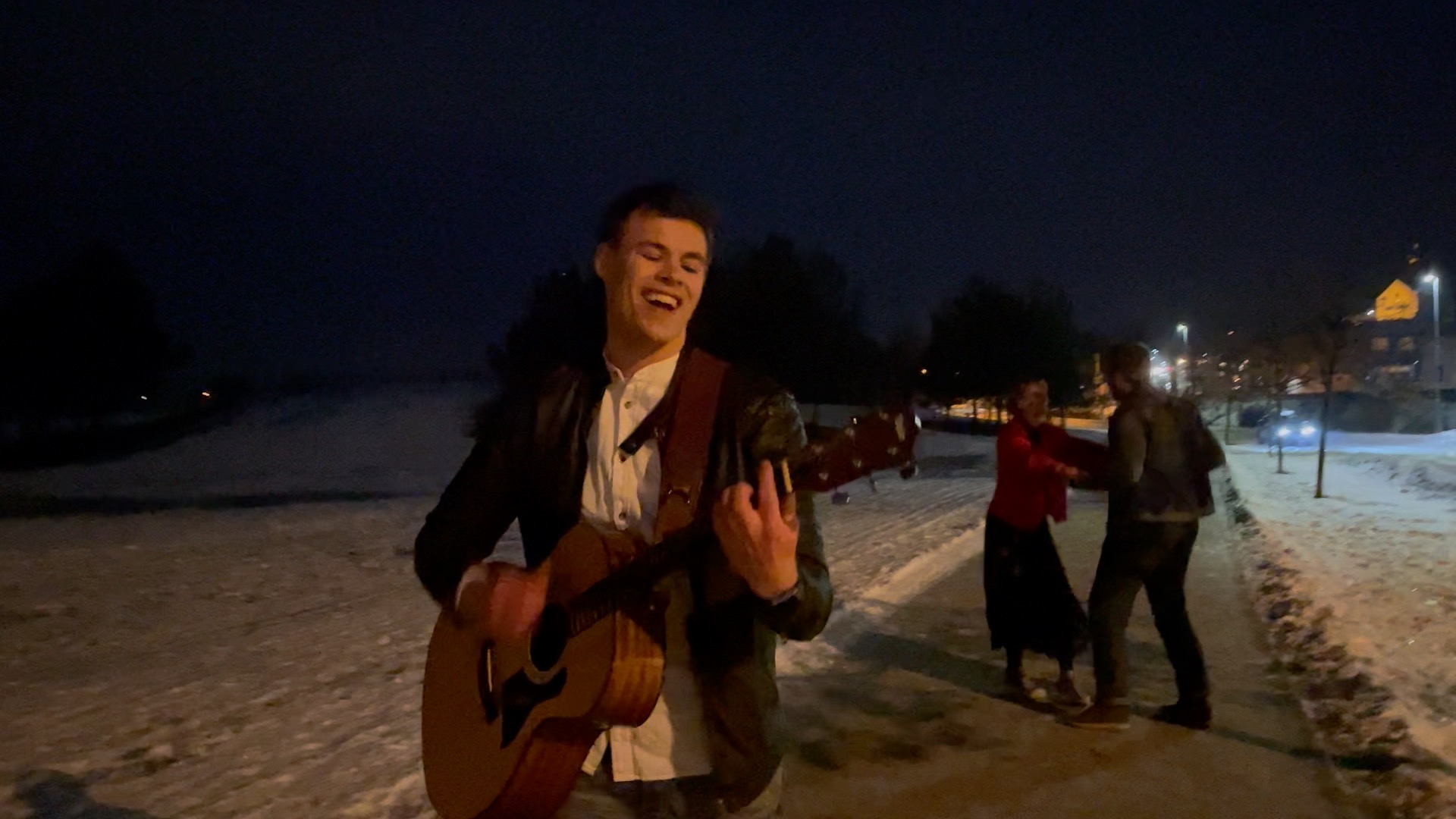 Viljar Røysi Dancing in the street