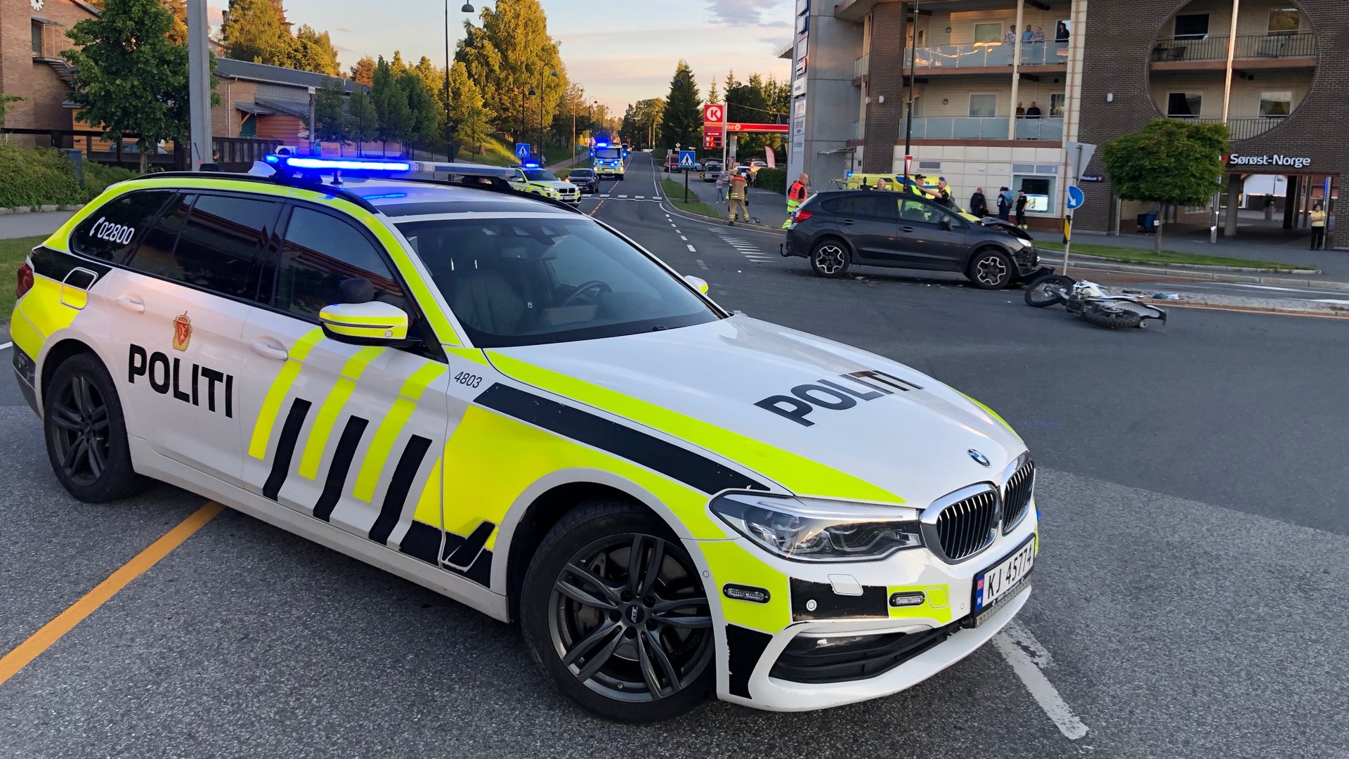 Mann omkom i trafikkulykke i Åmot sentrum