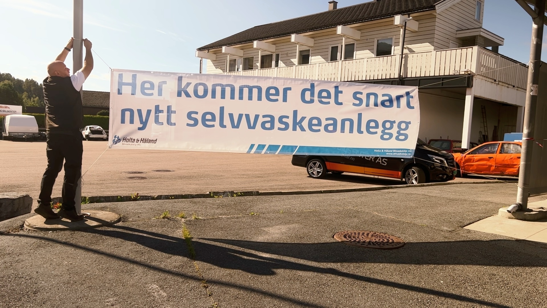 Tom tar over vaskeanlegg og lover ren bil